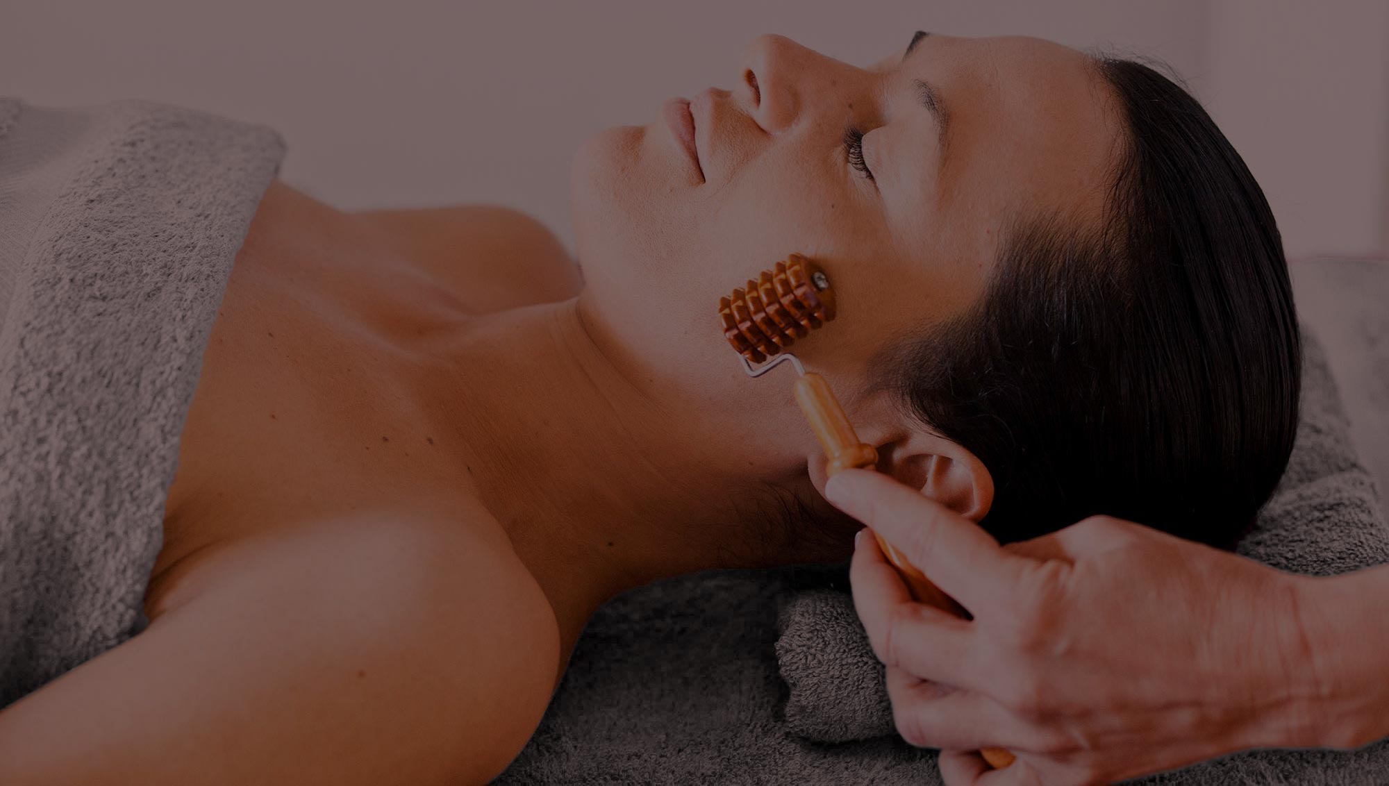 Maderoterapia Facial